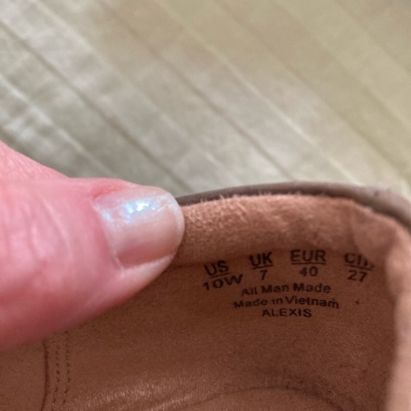 Naturalizer soul flats, comfortable and in good shape. Size 10W - Picture 2 of 3